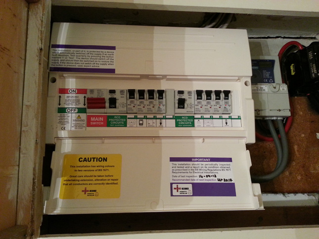 Image: fuse box replaced by an emergency electrician.